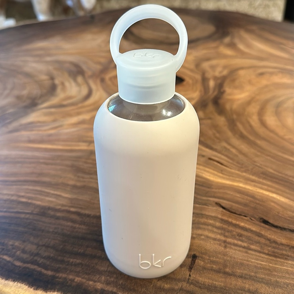 Brk little glass water bottle with silicone sleeve